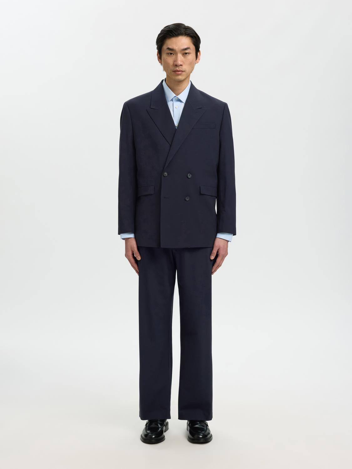 model_shot-front_full